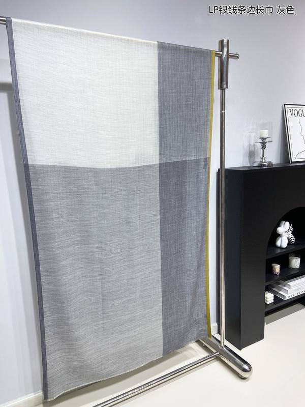 Loro Piana Scarf LPC00057 Loro Piana Scarf LPC00057